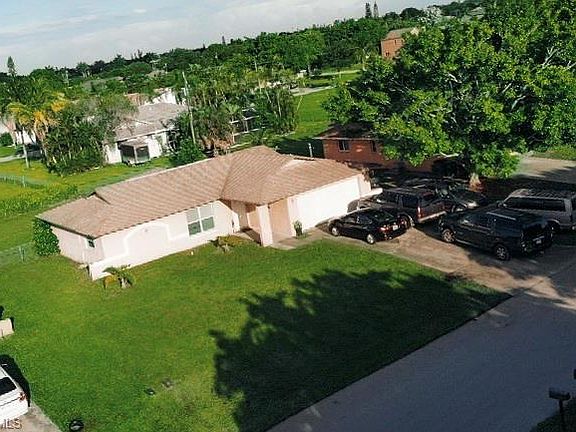 4th image of 3623 SW 7th Pl