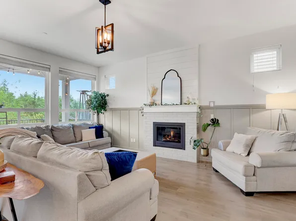 10597 Jackson Rd, Maple Ridge, BC V2W 1G6