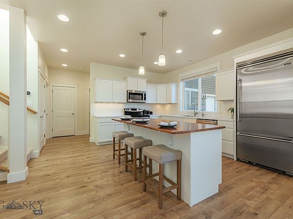 5th image of 530 Stafford Ave