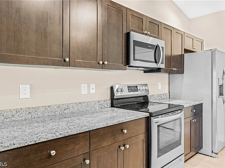 3509 SW Santa Barbara Pl — Photo 17
