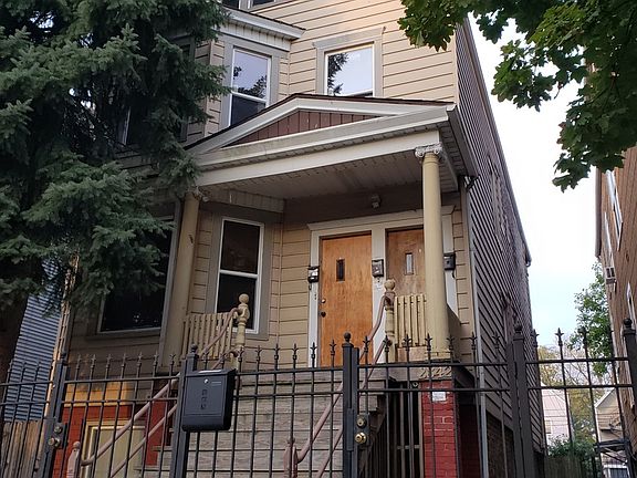 3rd image of 2842 N Avers Ave