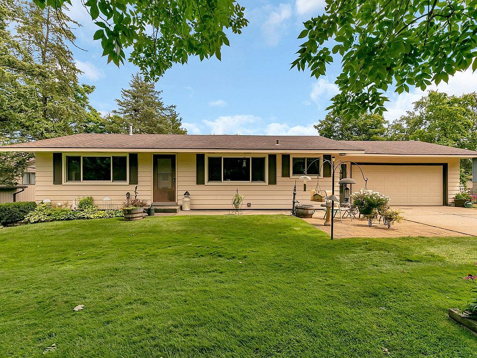 1st image of 1608 Calvary Hill Ln
