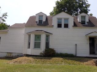370 W McClernand Ave, Shawneetown, IL 62984