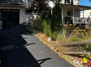 193 Appletree Dr, Levittown, PA 19055