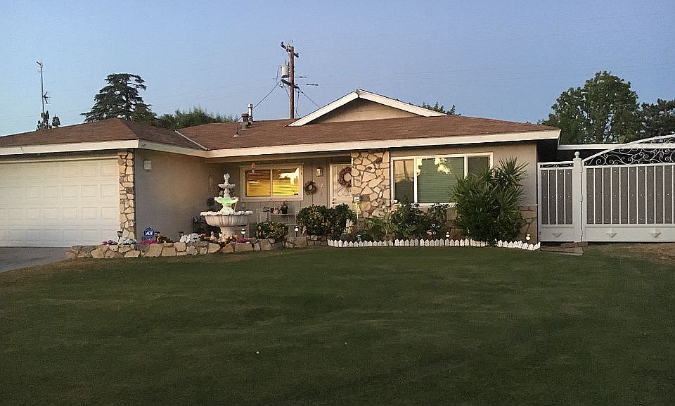 2nd image of 4312 Axminster St