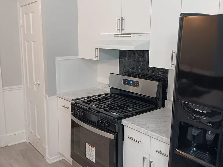 103 E Robinson Pl — Photo 10