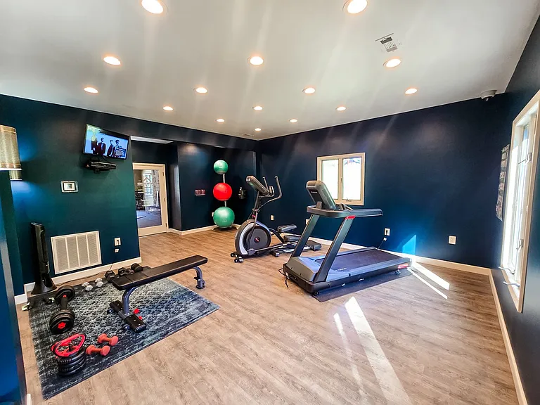 Country Shores Apartments — Photo 36
