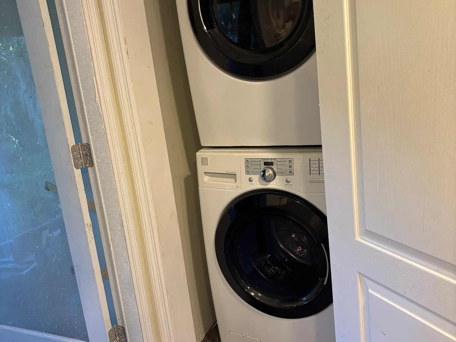 2 bed, 950 sqft, $1,750 — Photo 2