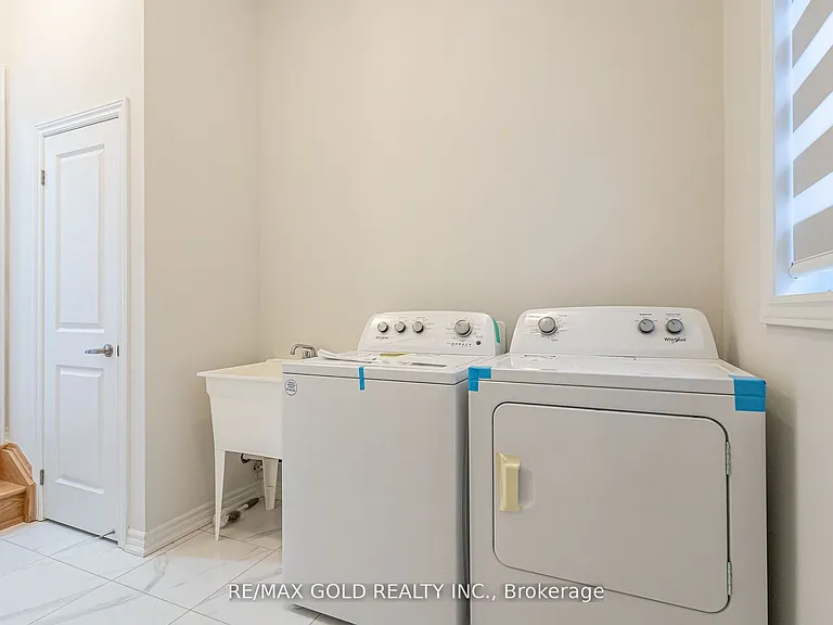 33 Gilham Way — Photo 22