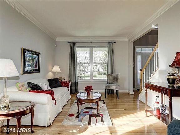4th image of 4824 Broom Dr
