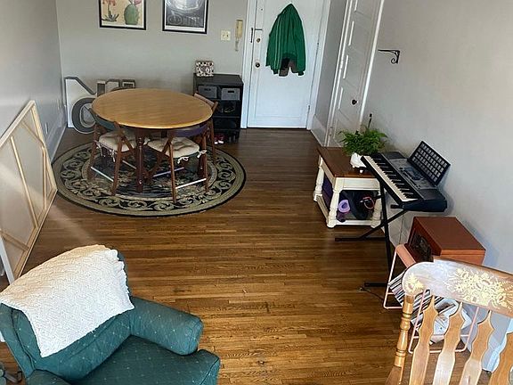 4th image of 816 W Lake St #201