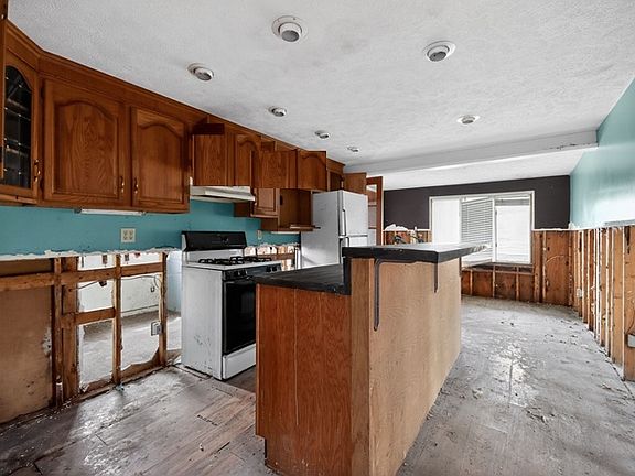 5th image of 5801 Oakcrest Rd