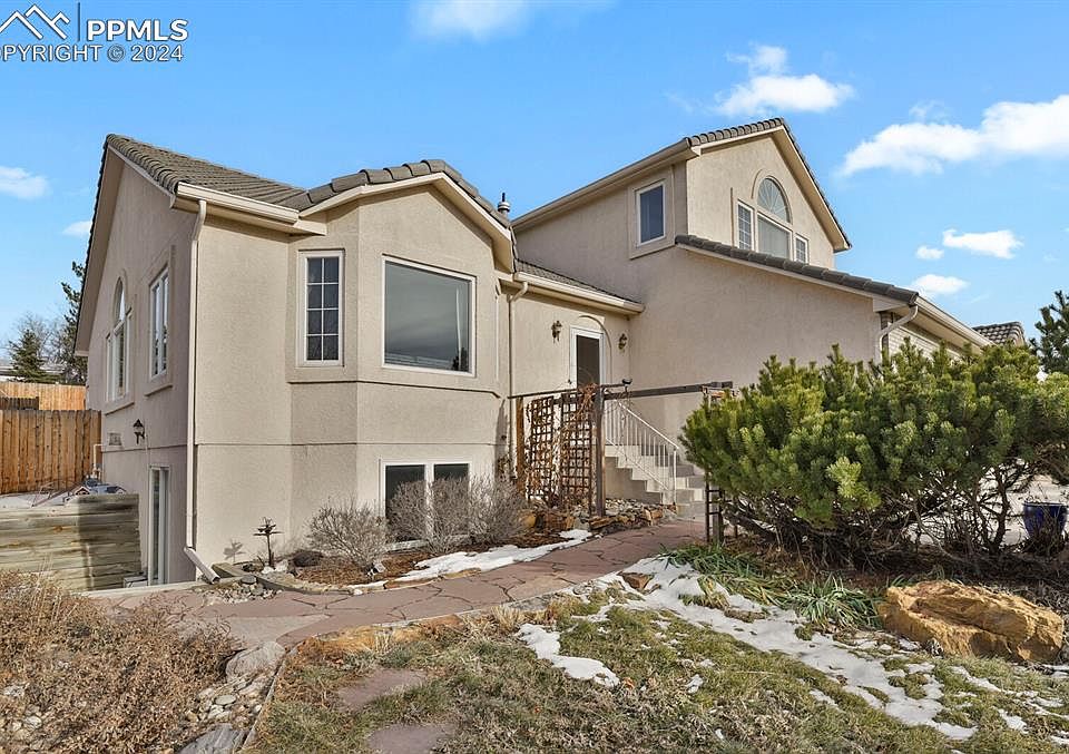 1st image of 4915 Turquoise Dr