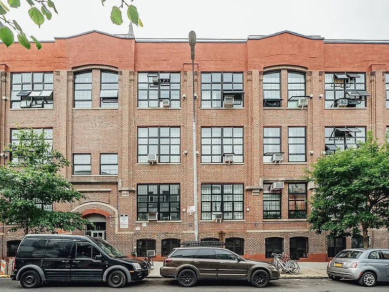 345 Eldert St #107 — Photo 40