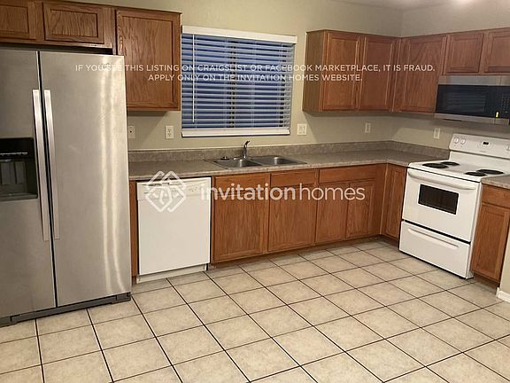 3rd image of 10940 E Clovis Ave