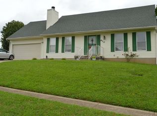 610 Cottonwood Dr, Radcliff, KY 40160