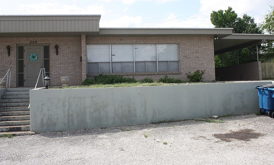2nd image of 244B Harper Rd