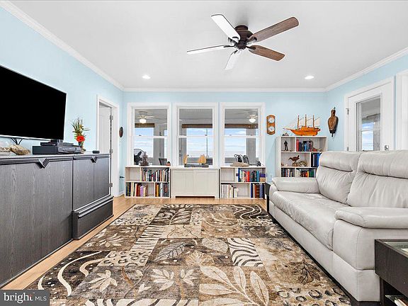 3rd image of 2168 Lake Dr