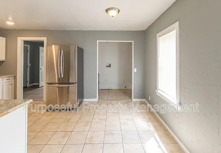 3200 SW 20th St — Photo 6