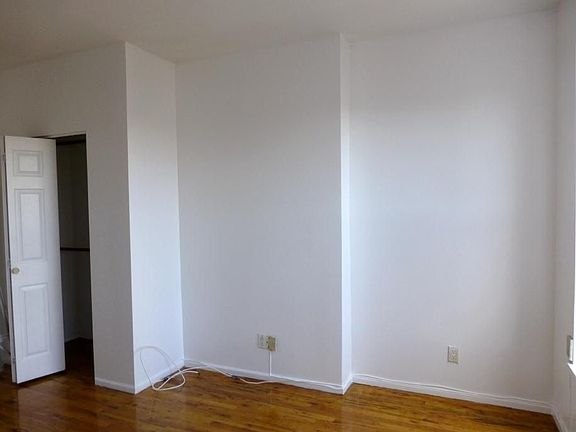 3rd image of 367 Hoyt St #2