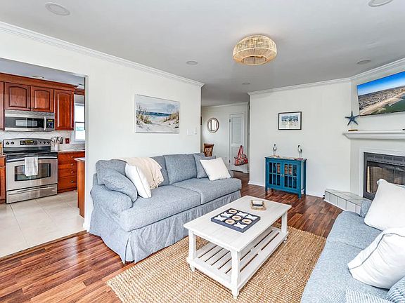 4th image of 345 Asbury Ave APT 1