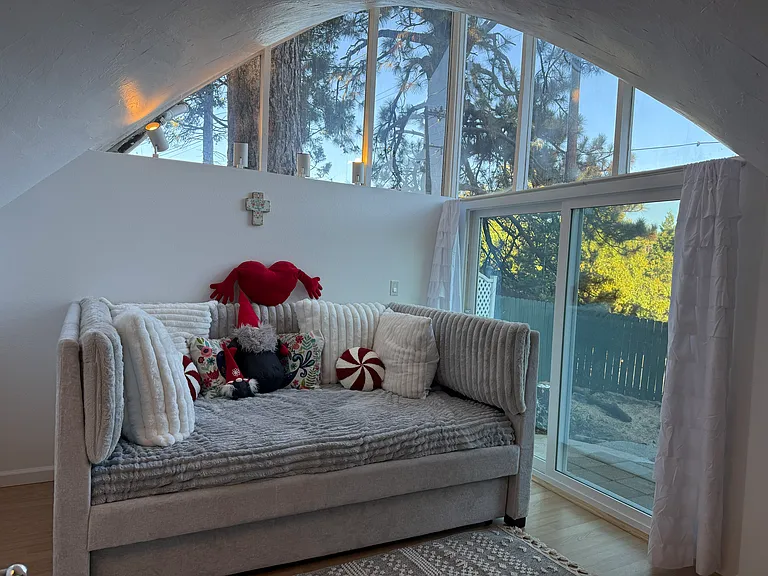 2140 Hollymont Dr — Photo 12