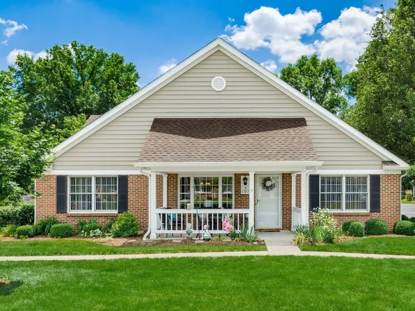6587 Henschen Cir, Westerville, OH 43082