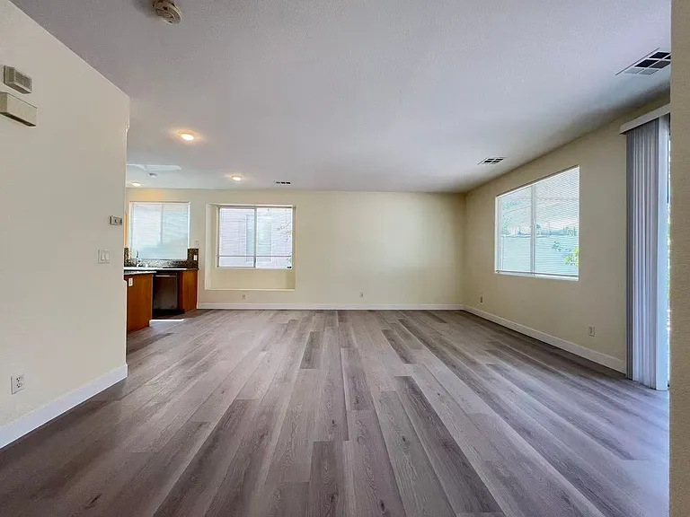 8480 Garnet Peak Ct — Photo 5