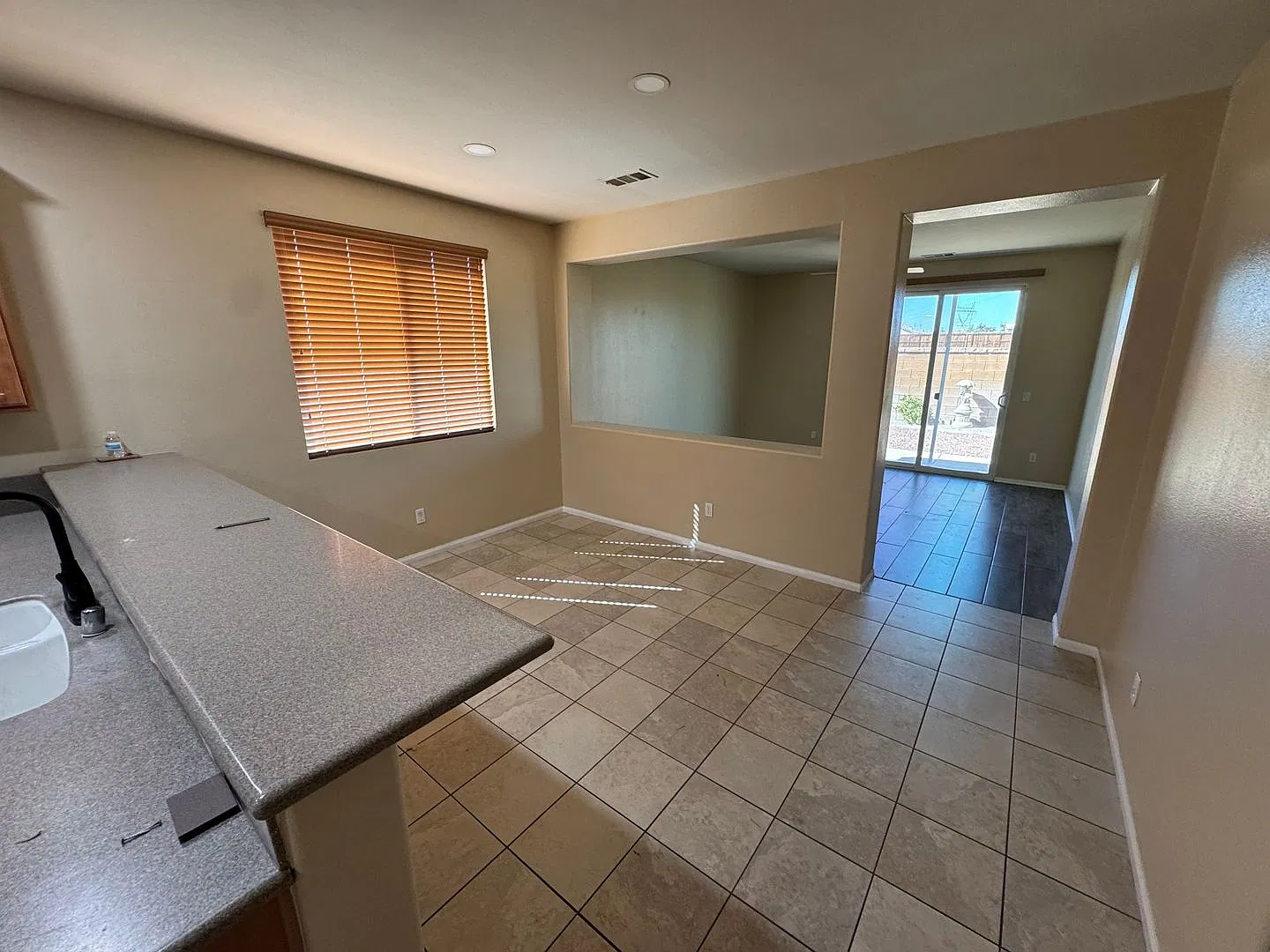 Cypress Pointe Home, 3 Bedrooms 2 Bathrooms, — Photo 4