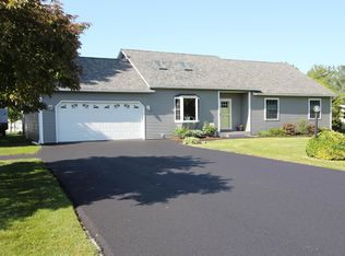 37 Green Mountain Dr, Saint Albans, VT 05478