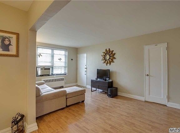 2nd image of 6967 Park Dr E