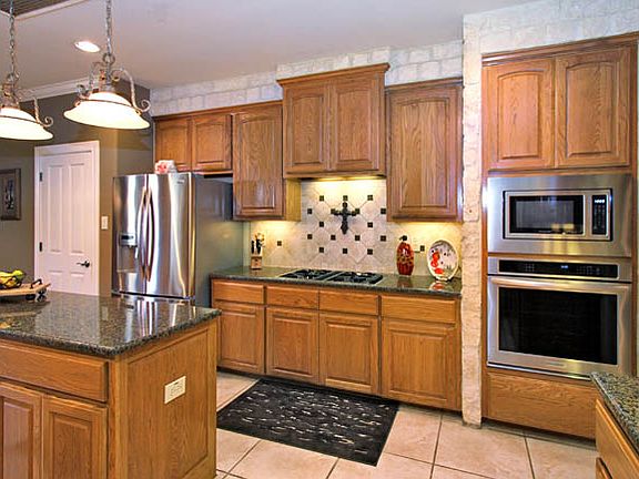 4th image of 3211 Boxtree Ln