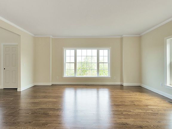 5th image of 782 Linda Ave