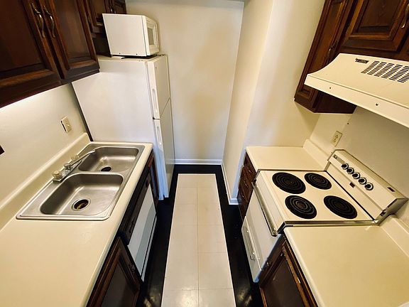 5th image of 12 Lummus Dr APT K