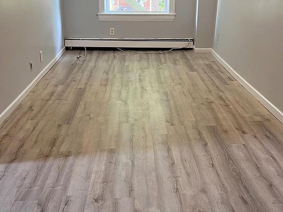 4th image of 2868 Randall Ave #2