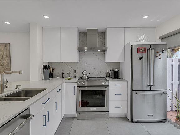 3rd image of 1865 NE 15th Avenue #1865