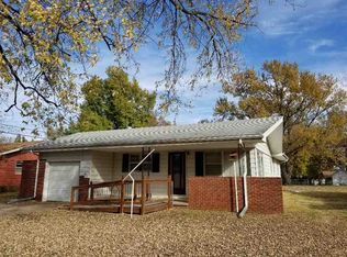 912 N Elm St, Belle Plaine, KS 67013