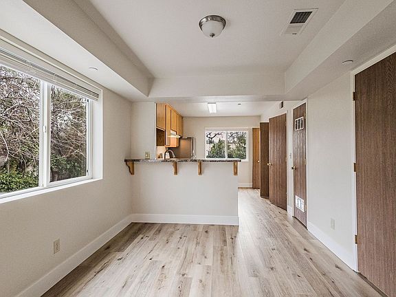 5th image of 406 Nord Ave #13