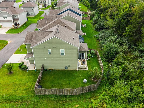 2nd image of 3 Poplar Ct