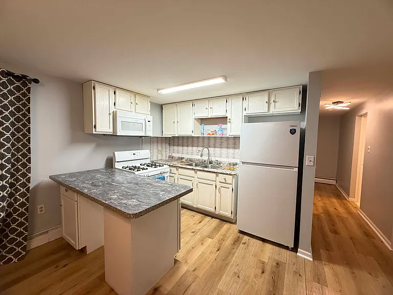 4428 N Central Ave — Photo 2