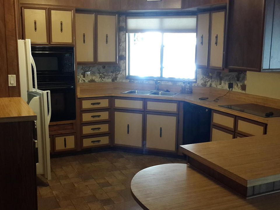 2nd image of 2488 Pinon Dr