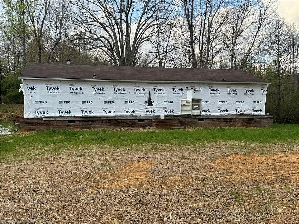 1st image of 3893 E Pine St