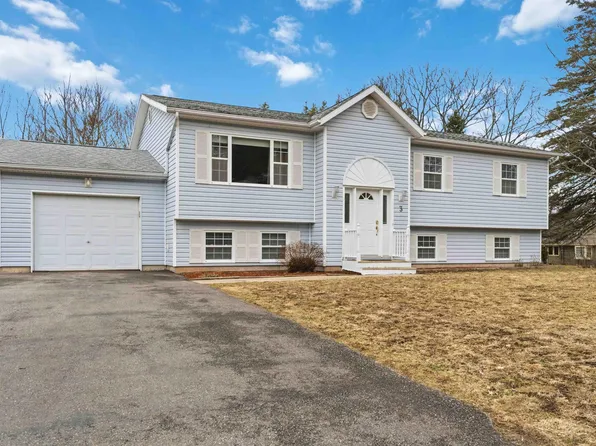 3 Acadia Dr, Kentville, NS B4N 5E1