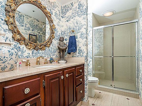 3rd image of 555 Laurel Ave APT 109