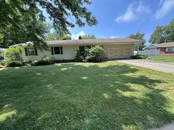 1029 Meadowlane Dr, Ashtabula, OH 44004