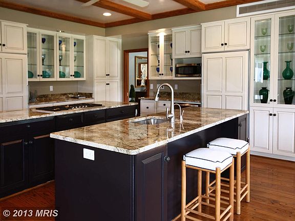 2nd image of 123 Commonage Dr
