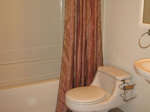 5th image of 1516 Belmont Ave