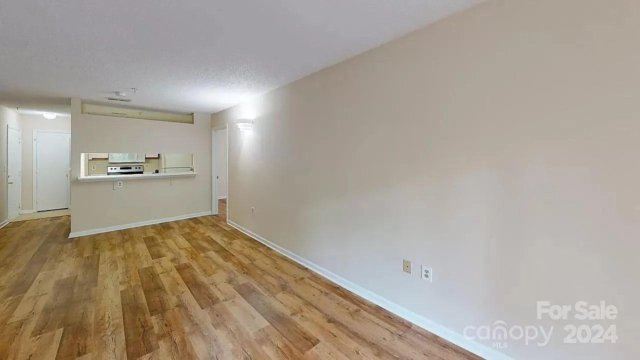 4 bed, 1250 sqft, $625 — Photo 1