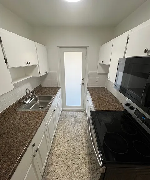 190 W 11th St #4 — Photo 10