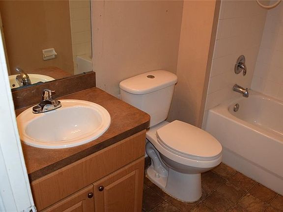 4th image of 6703 Cambridge Park Dr